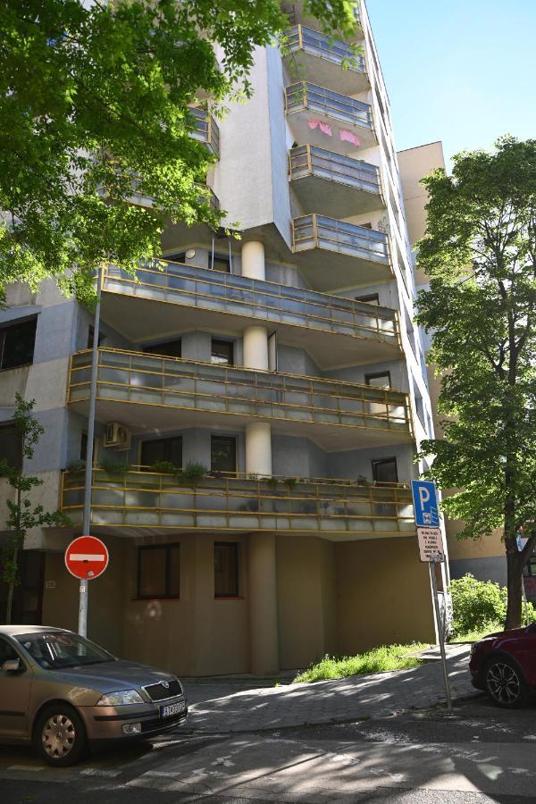 Apartament Family Apartman V Centre Mesta Bratysława Zewnętrze zdjęcie